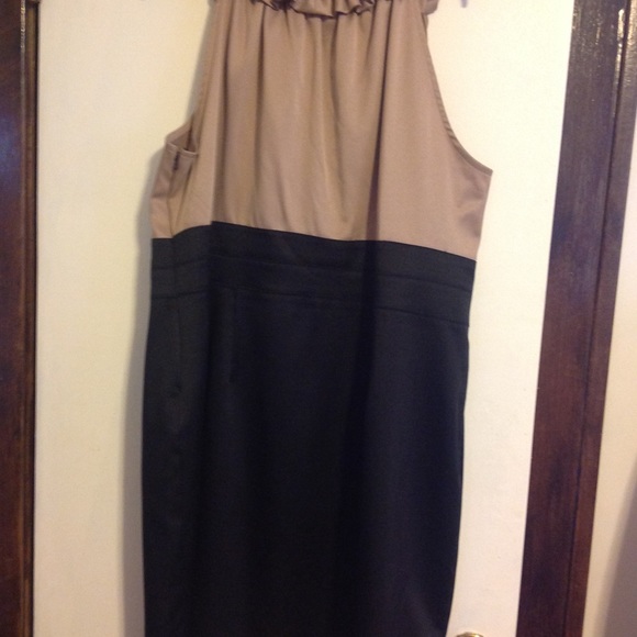 Dress - Picture 2 of 2